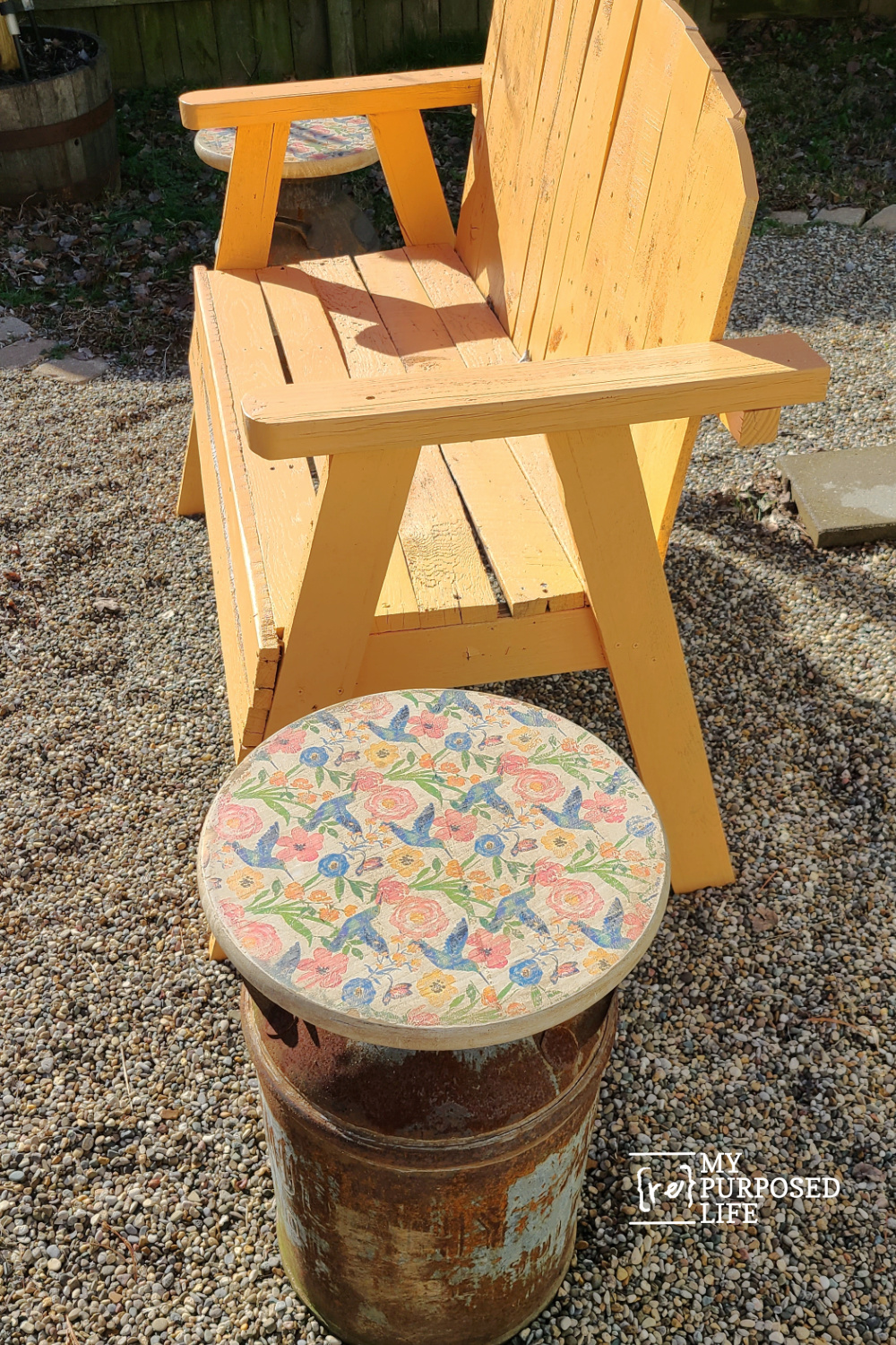 How to make aged decoupage milk can table tops. New decoupaged wood doesn't match the rusty milk cans. Let's fix that! EASY! #MyRepurposedLife #repurposed #milkcan #table #decoupage #diy via @repurposedlife